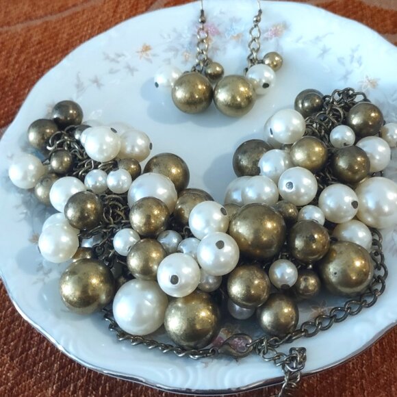 Vtg Lia Sophia Pearl Gold Chunky Beaded Necklaces Multi-Strand & Earrings Set - Picture 3 of 6